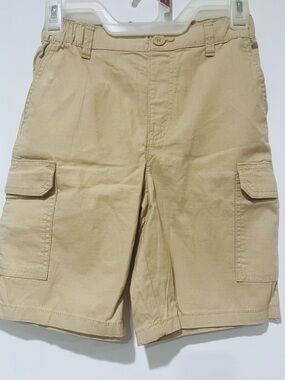 Levi's Relaxed Short in Khaki Tan. Boy Size M